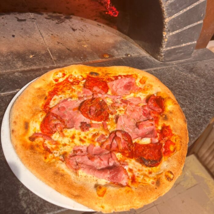 Pizza Charcutière